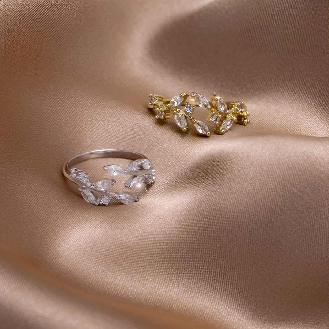 Aretha – Liana Crystal Ring in 18K gold
