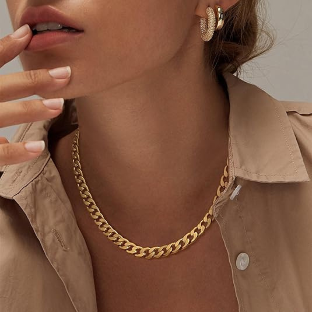 Anabel – Necklace with gold links