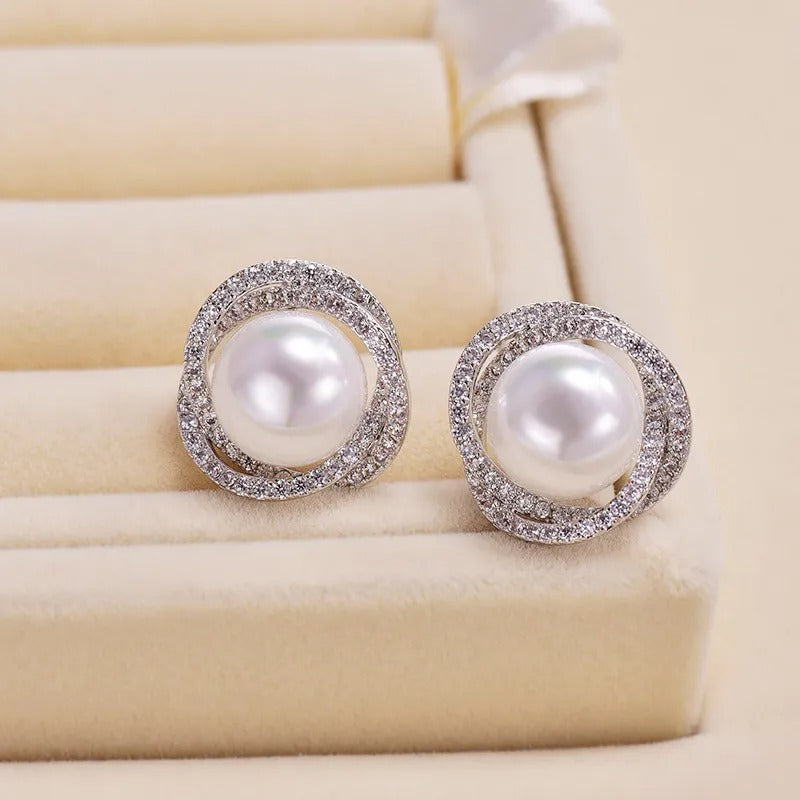 Aveline – Spiral Shaped Pearl Earrings