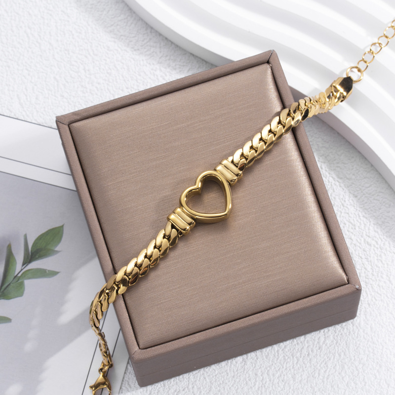 Hollow gold heart bracelet - Open heart bracelet