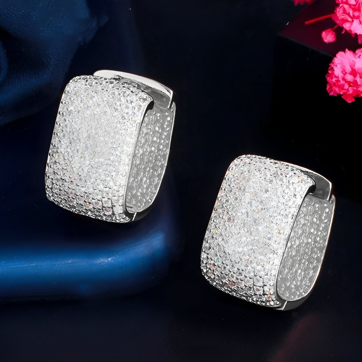 Amaya – Zircon earrings with full sparkle