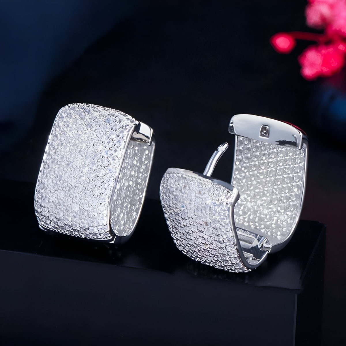Amaya – Zircon earrings with full sparkle