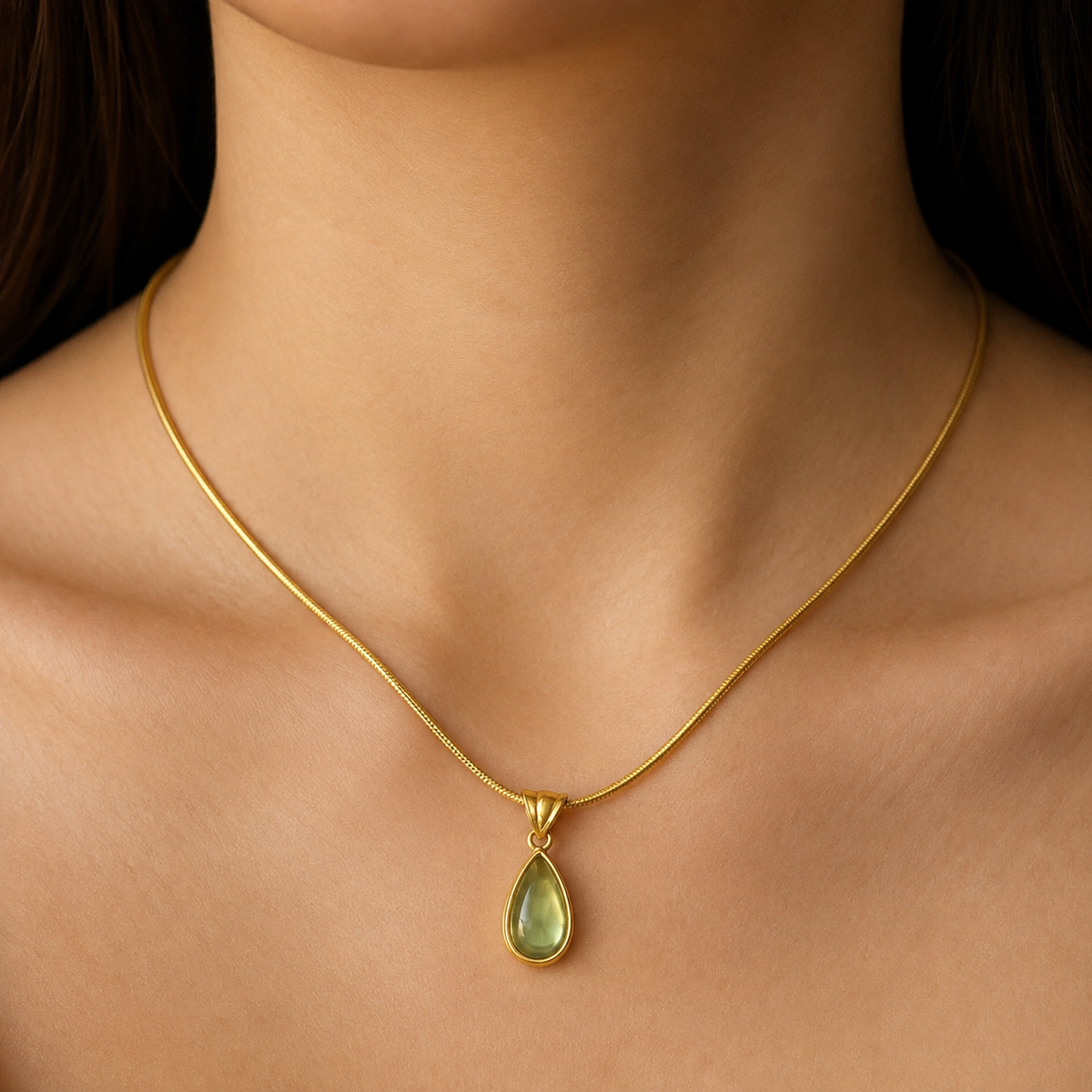 Drop necklace in mermaid green with gold