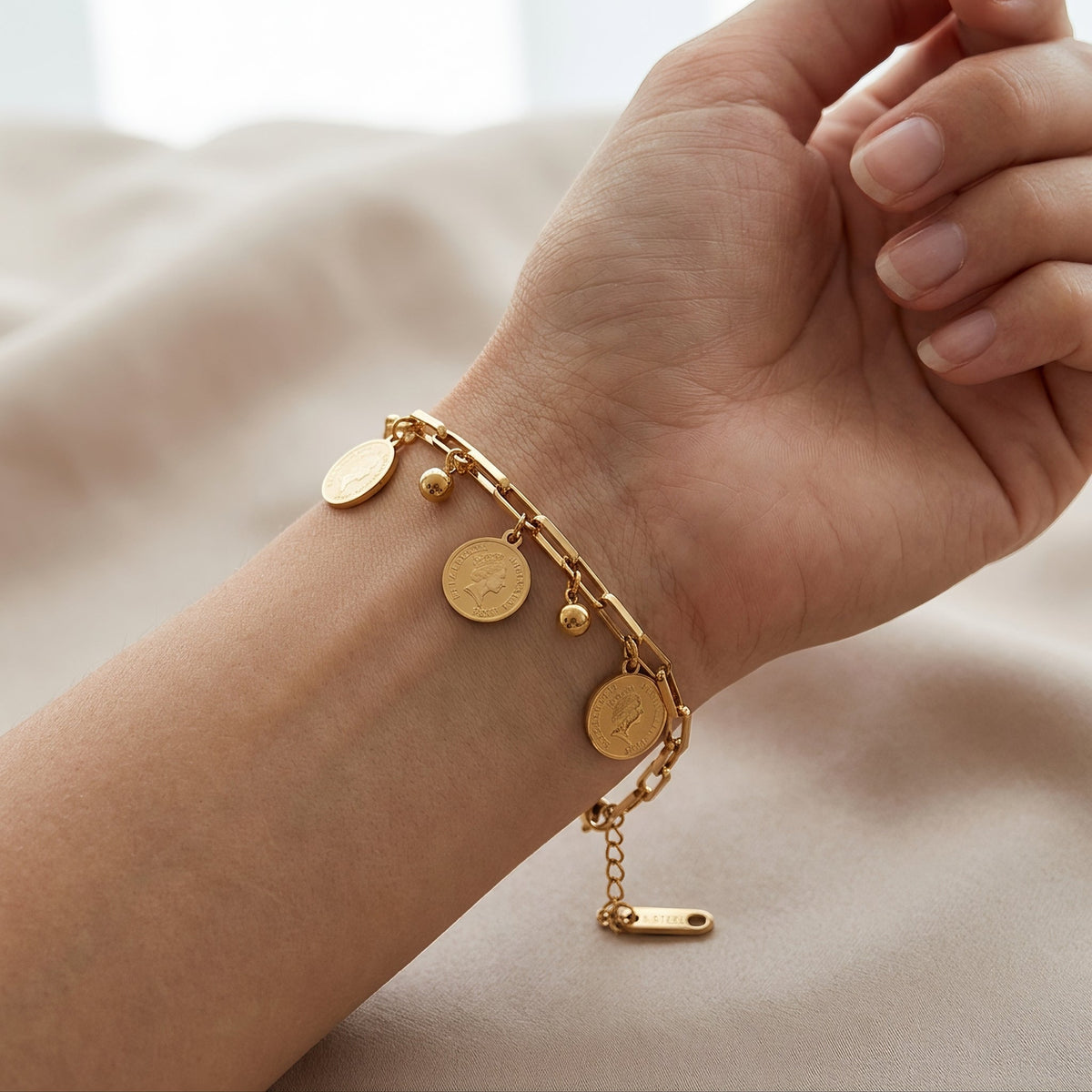 Maja – Adjustable Bracelet with Gold Coins