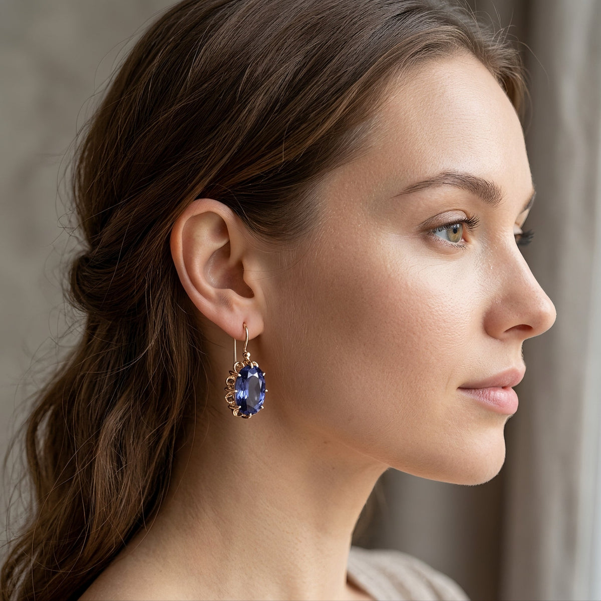 Jayela – Vintage earrings with blue zirconias