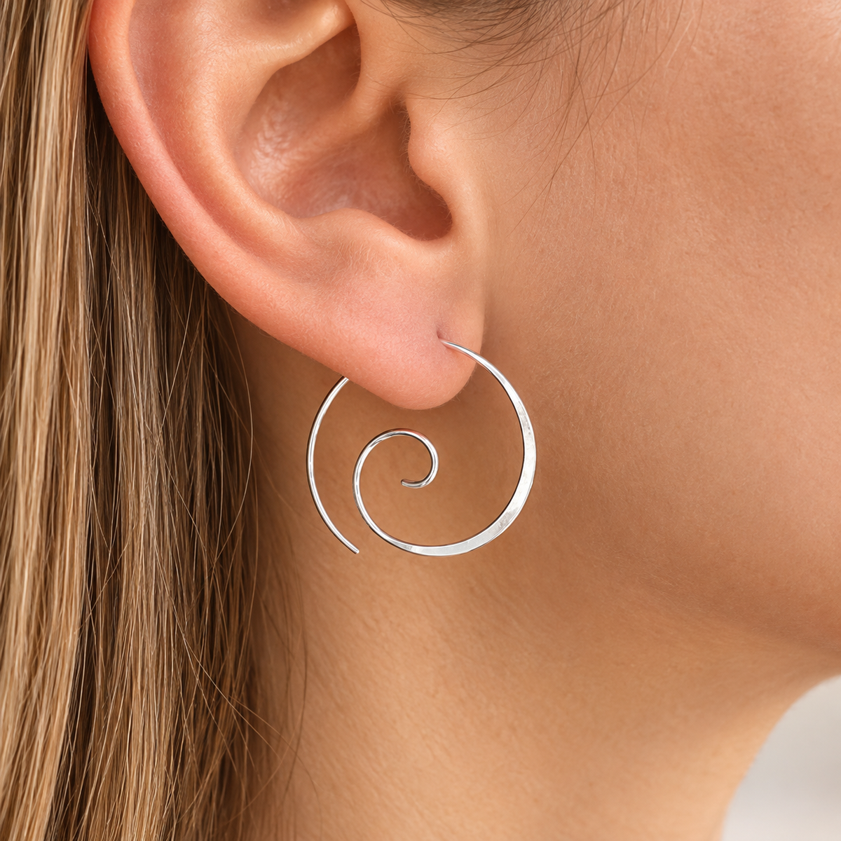 Yara – Boho spiral earrings in silver