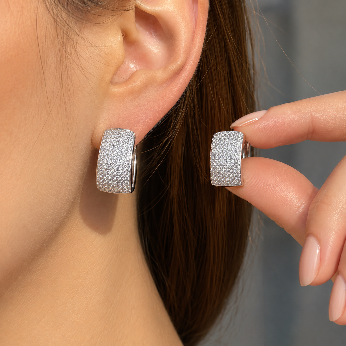 Amaya – Zircon earrings with full sparkle