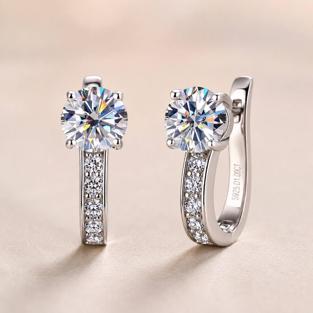 Nathalie – 18K Gold Moissanite Huggie Earrings