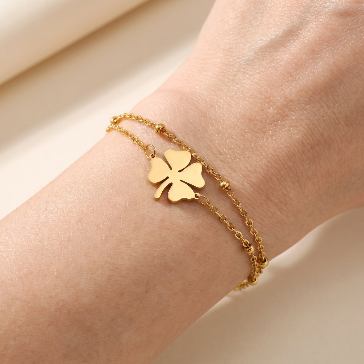 Sanya – Gold and Silver Clover Bracelet