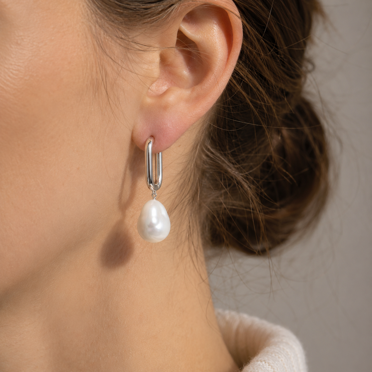 Esme - Silver rectangular pearl earrings