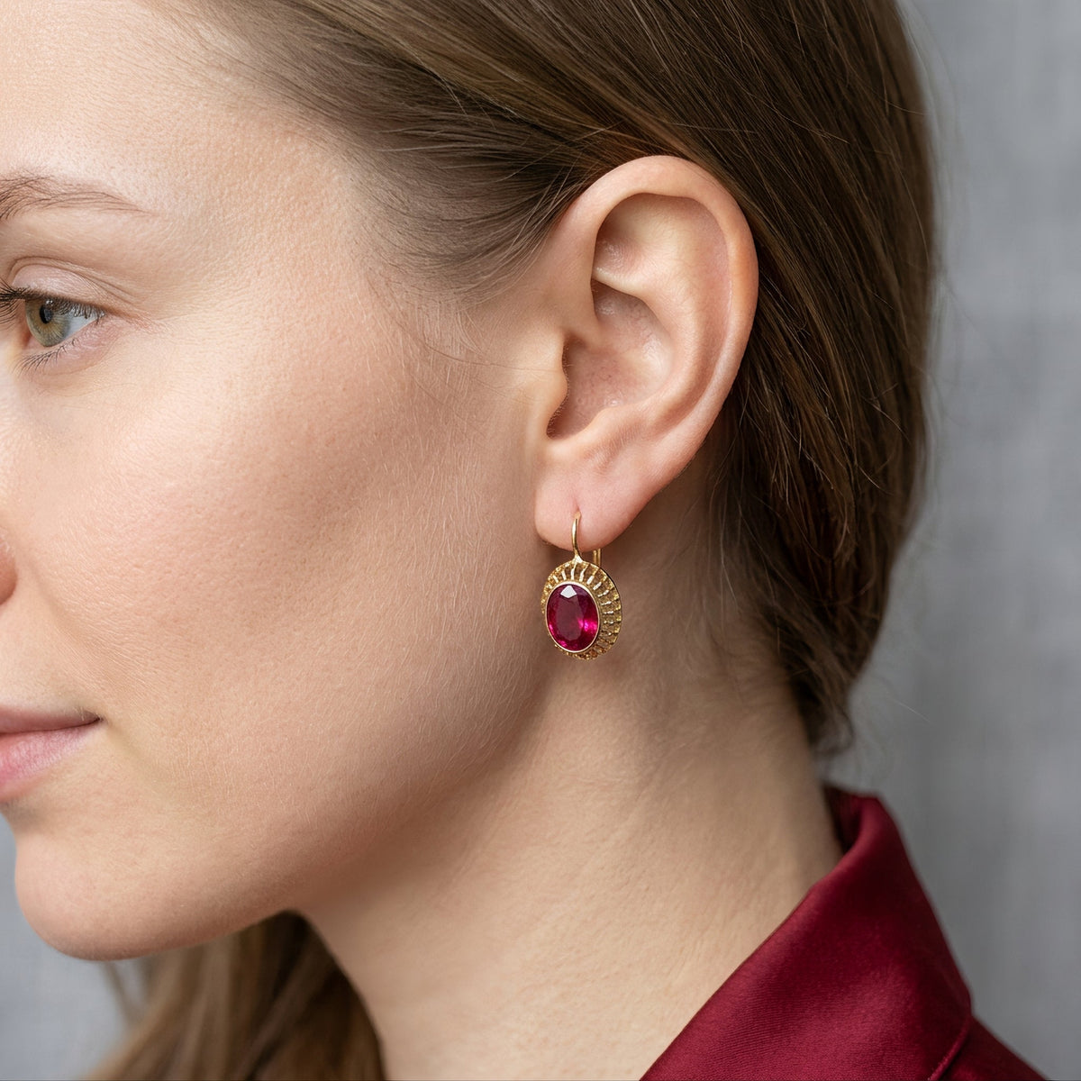 Roxane – Vintage red crystal earrings in rose gold