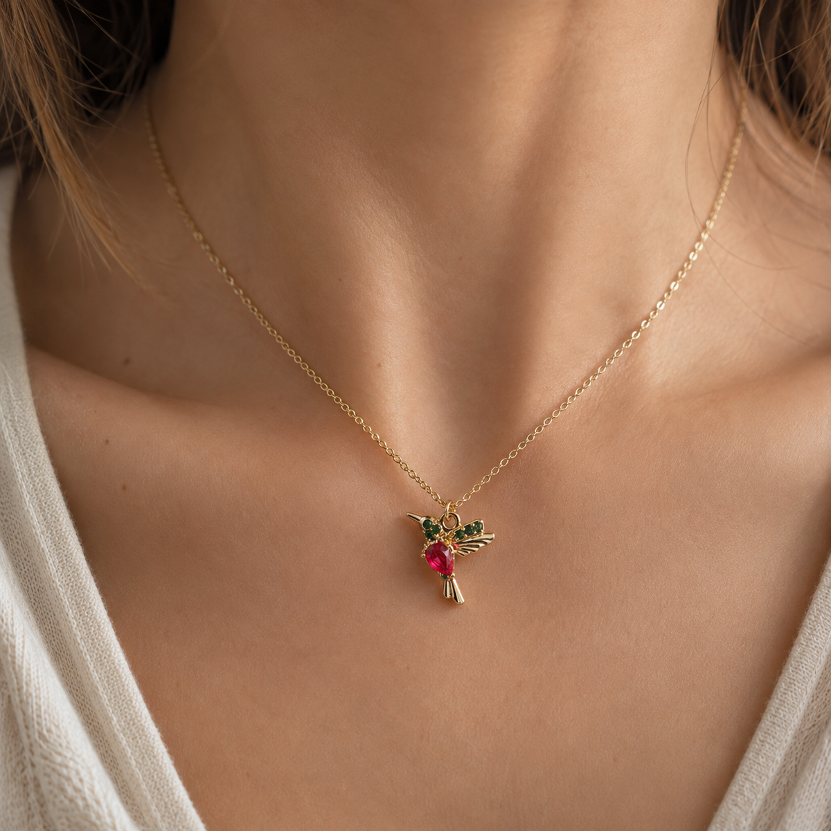 Jada – Hummingbird necklace in enamel and zirconia
