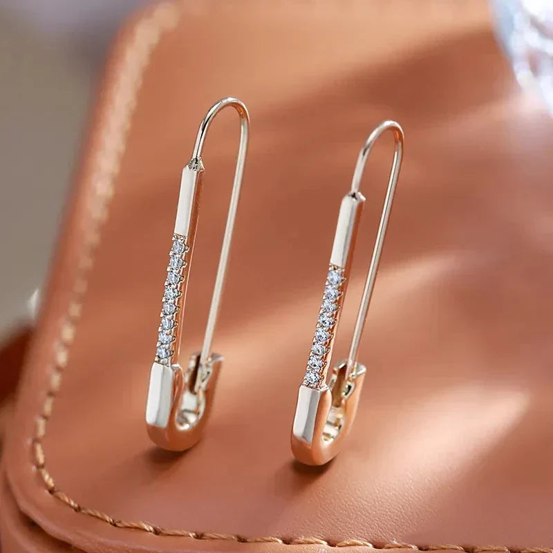 Maika – Elegant safety earrings