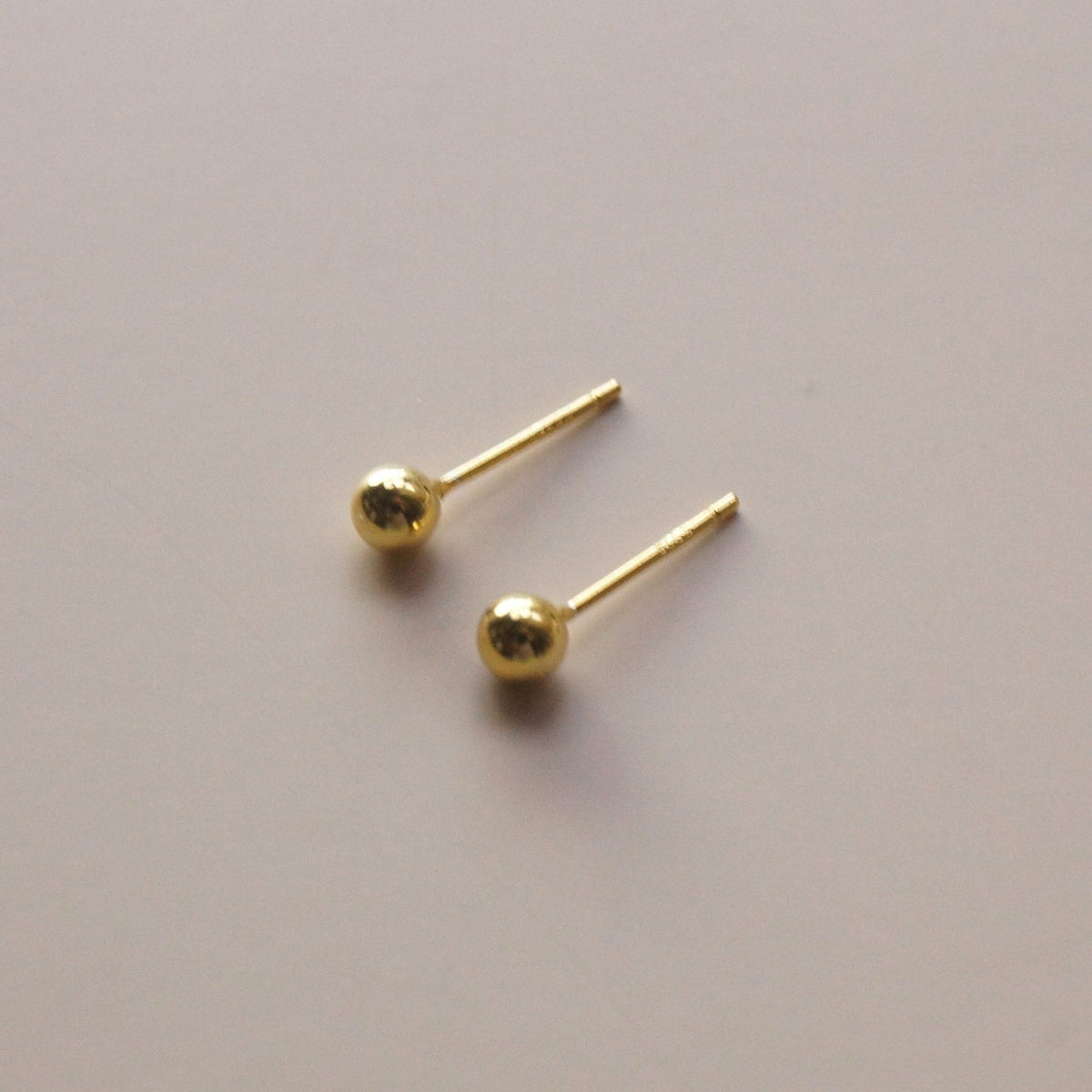 Jacqueline - Ball earrings