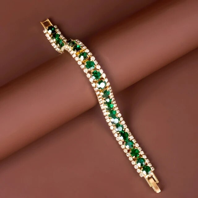 Maud – Elegant gold bracelet with green accents