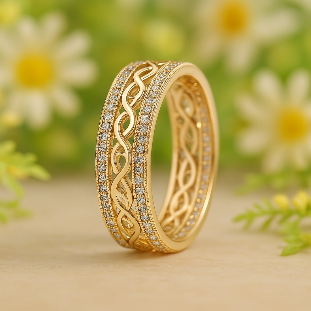 Elena – Shiny hollow gold ring