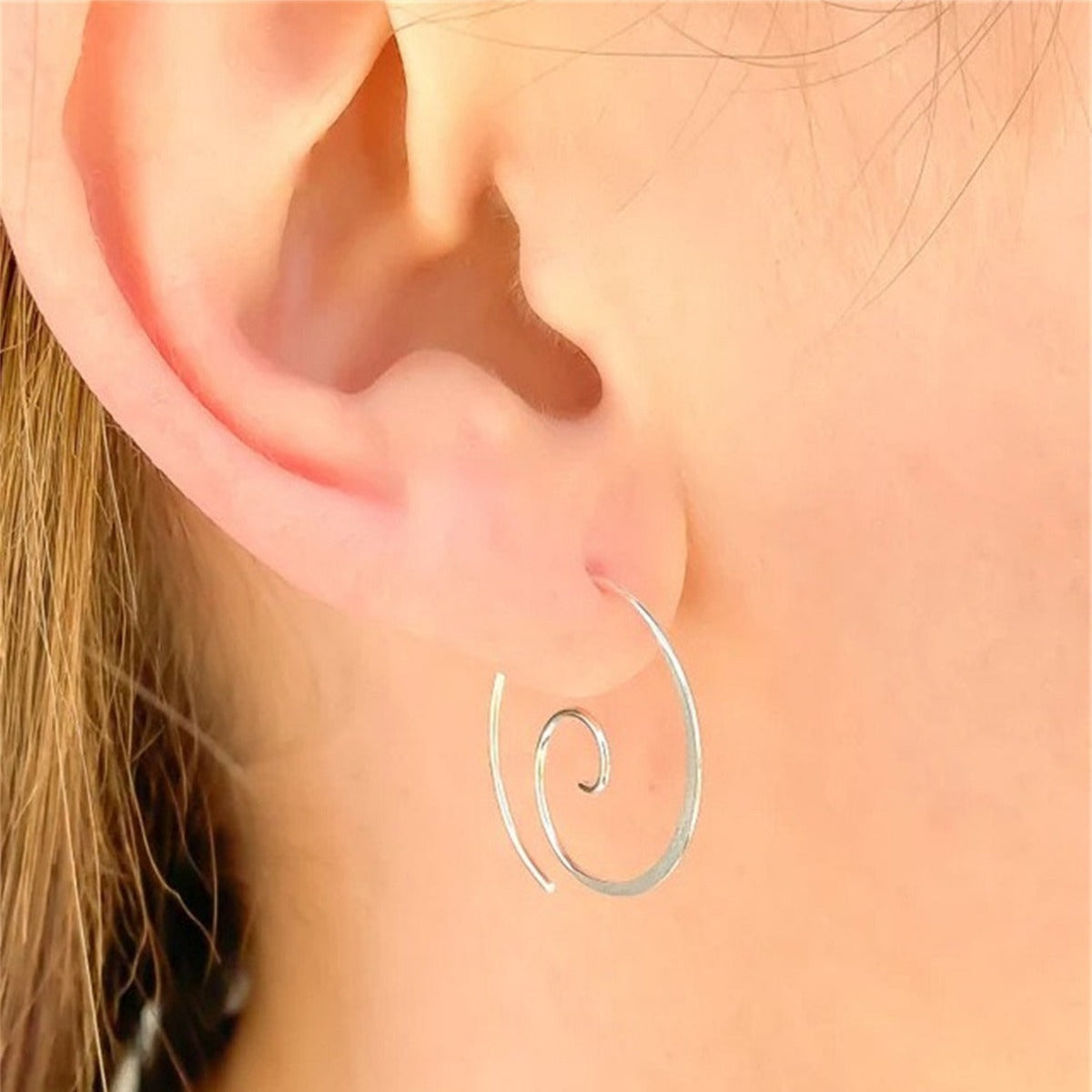 Yara – Boho spiral earrings in silver