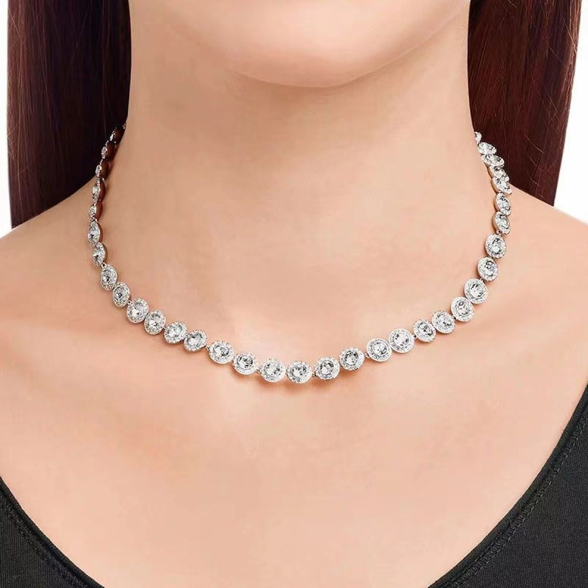 Victoria – Necklace and bracelet with shiny round button