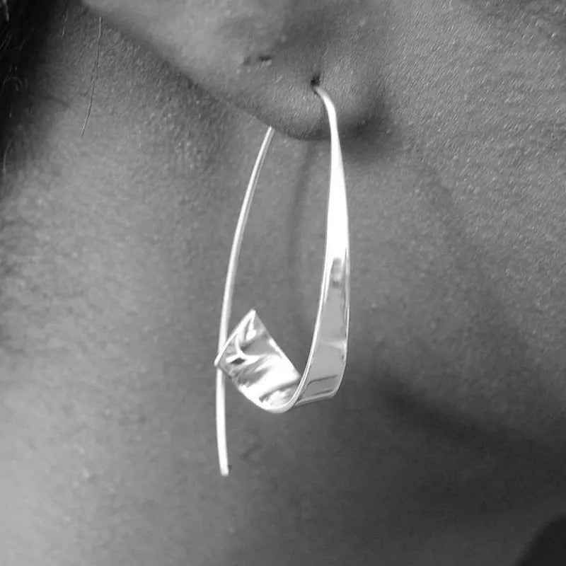 Clea – Timeless gold and silver earrings