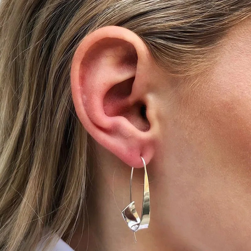 Clea – Timeless gold and silver earrings