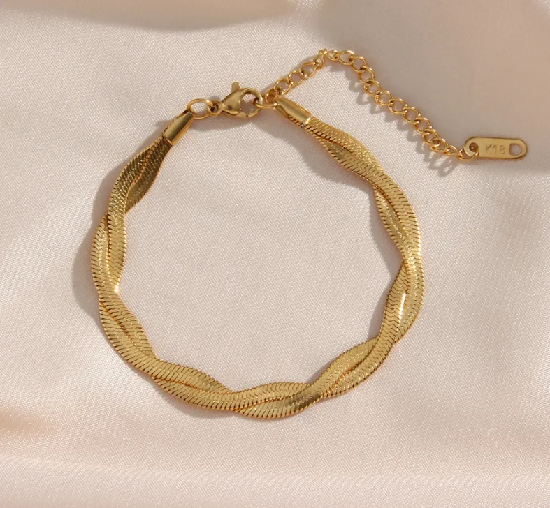 Alina – Elegant intertwined gold necklace and bracelet set