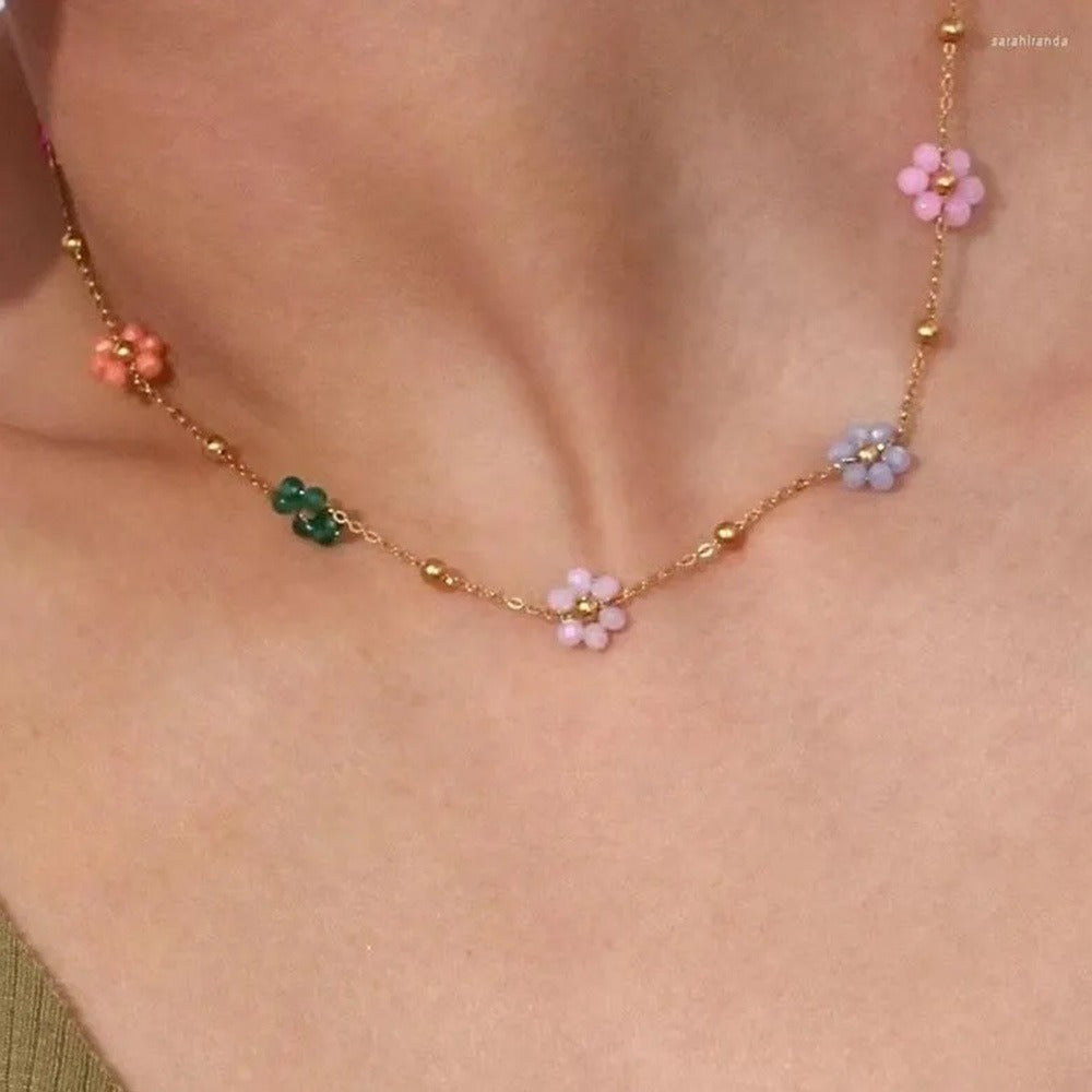 Karylle – Gold necklace with small colored flowers