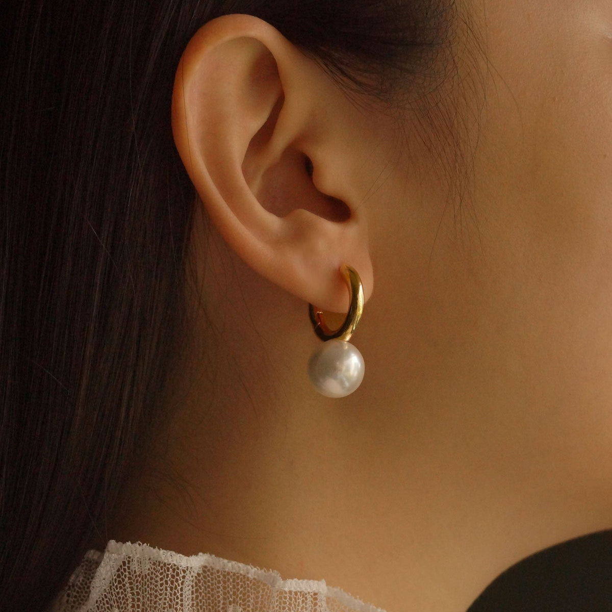 Moira - Pearl earrings