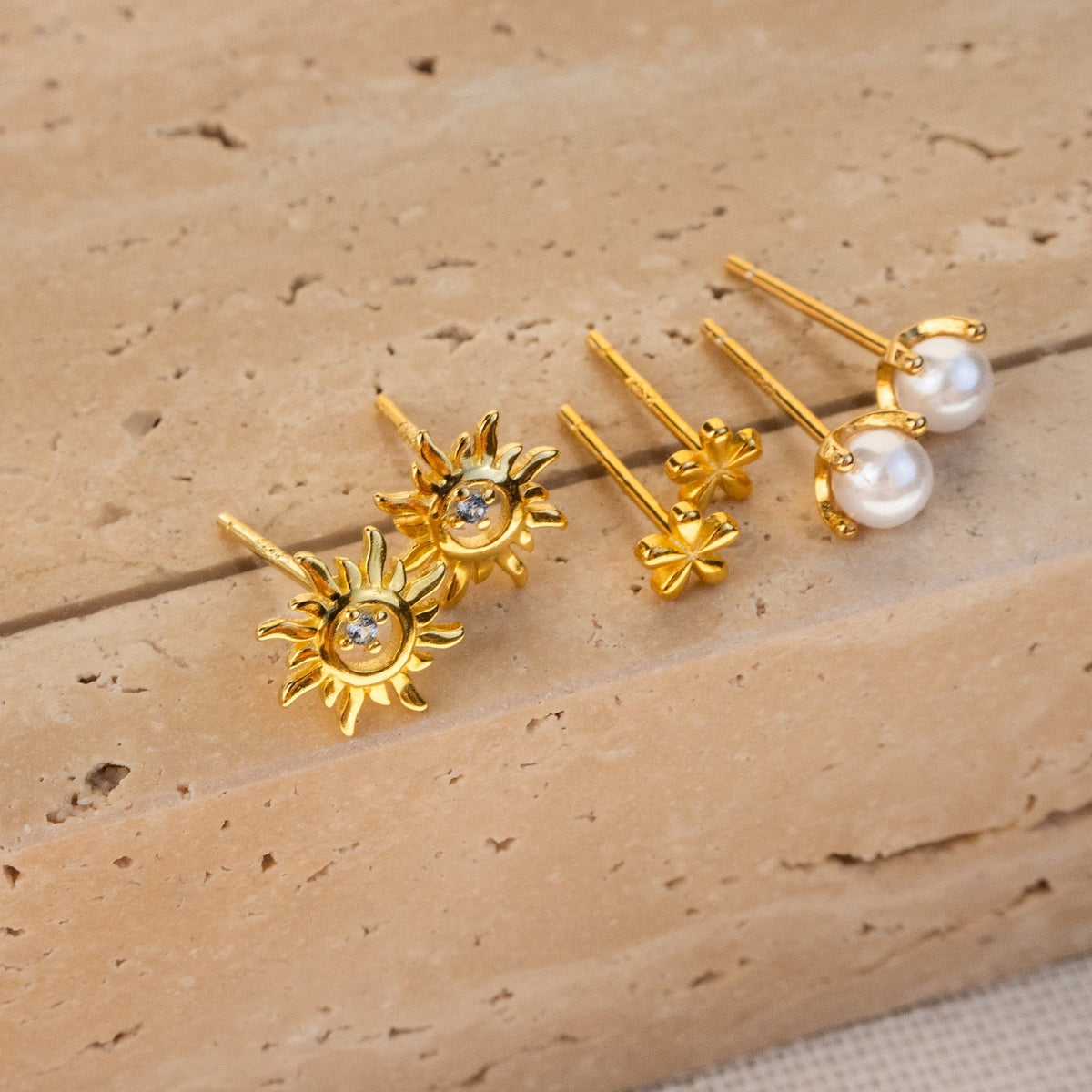 Jessi - Gold Pearl Earrings